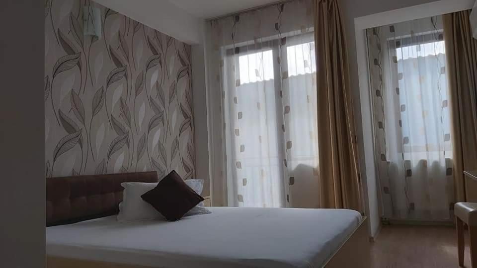 Hotel Story Târgu Jiu Extérieur photo