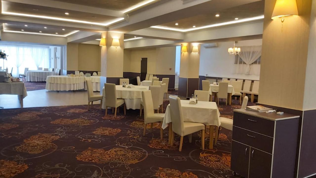 Hotel Story Târgu Jiu Extérieur photo